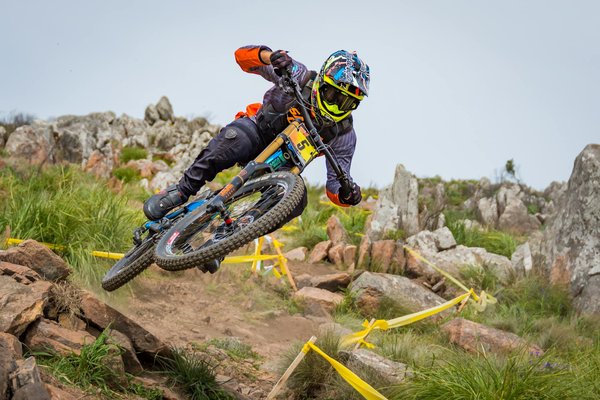 Tout savoir sur le kb squat : exercice phare pour renforcer jambes et fessiers